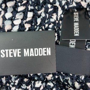 Steve Madden Accessories - Steve Madden Scarf & Hat Gift Set Winter Pom Pom Steve Madden Accessories - Steve Madden Scarf & Hat Gift Set Winter Pom Pom